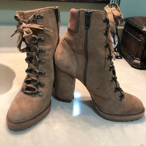 Block heel boots